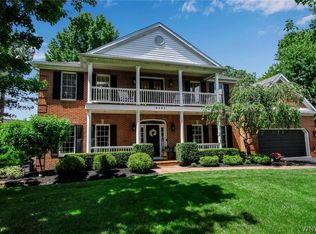 8382 Black Walnut Dr, East Amherst, NY 14051