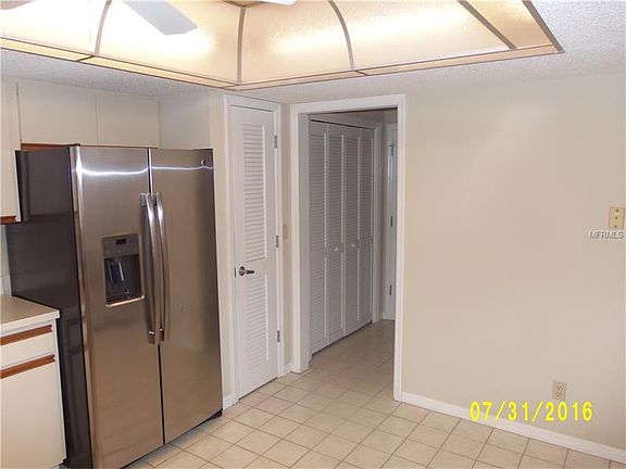 4th image of 3922 Wilshire Dr #95