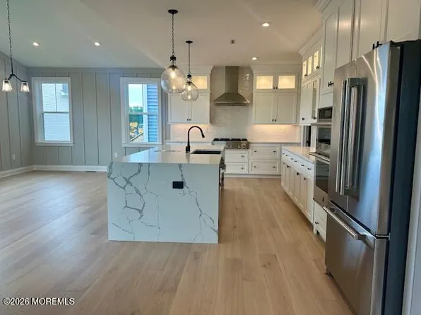 57 Mitchell Court, Manalapan, NJ 07726