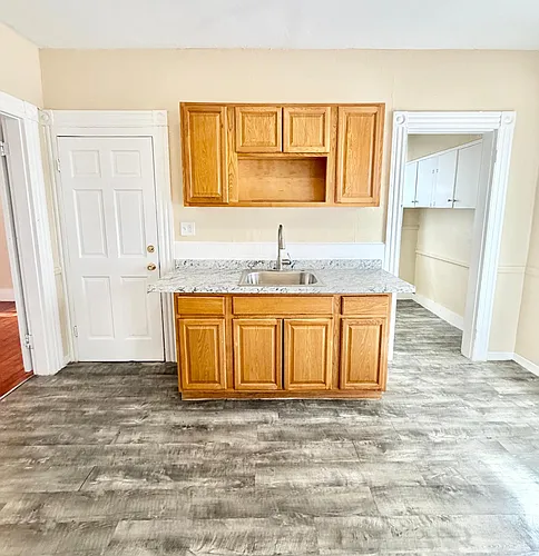 41 Hotchkiss St Photo 1