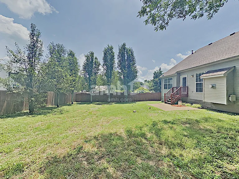 1523 Cardinal Ln — Photo 16
