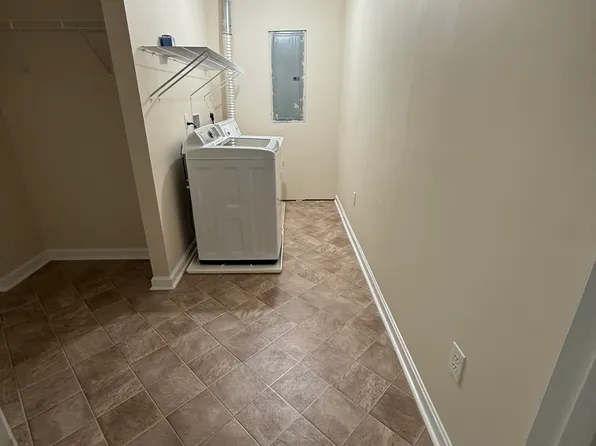 12184 Jennell Dr, Bristow, VA 20136