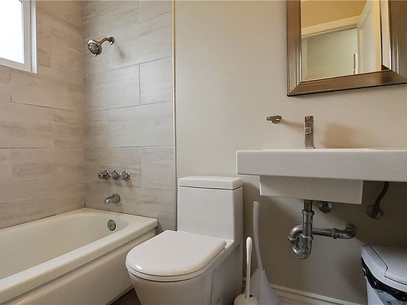 4th image of 10909 Alclad Ave