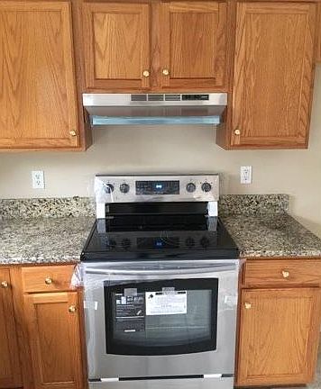 5th image of 9205 Brookwood Glen Dr