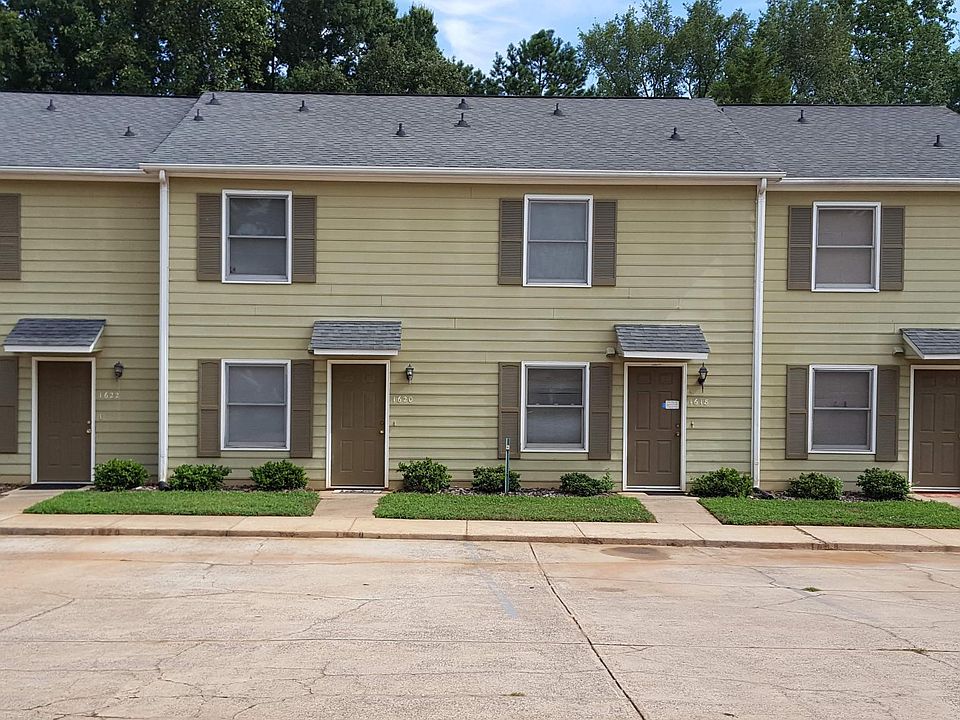 1st image of 1618 Village Lake Dr
