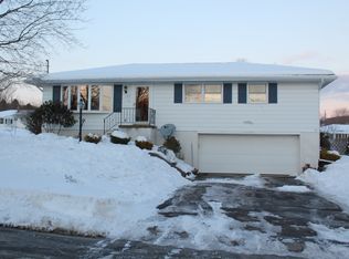 131 Shadetree Rd, Shavertown, PA 18708