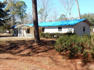 1194 Farmer Rd, Chipley, FL 32428