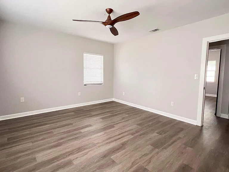 1169 Grove St — Photo 5