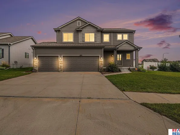 16402 Hanover St, Bennington, NE 68007