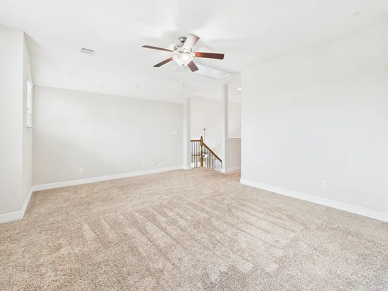 105 Auburn Cv — Photo 35