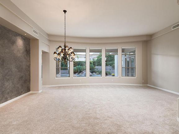5th image of 2709 E Evans Dr