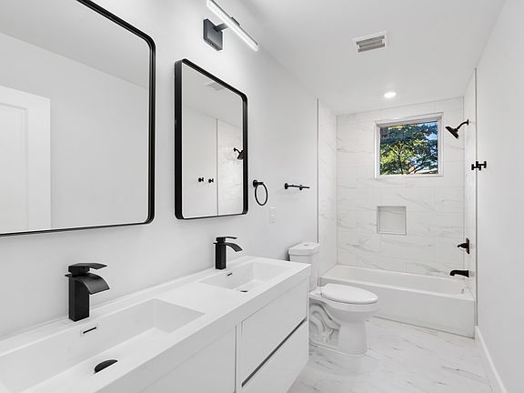 4th image of 2326-28 N 9th St #201