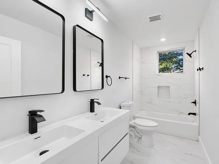 2326-28 N 9th St #201 — Photo 4