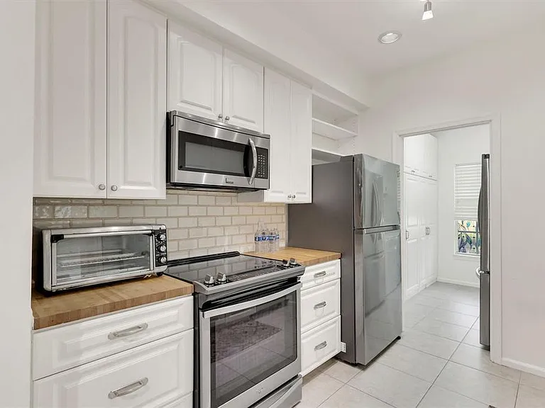 7334 Pine Creek Way — Photo 11