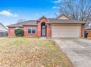 1029 Janet St, Aubrey, TX 76227