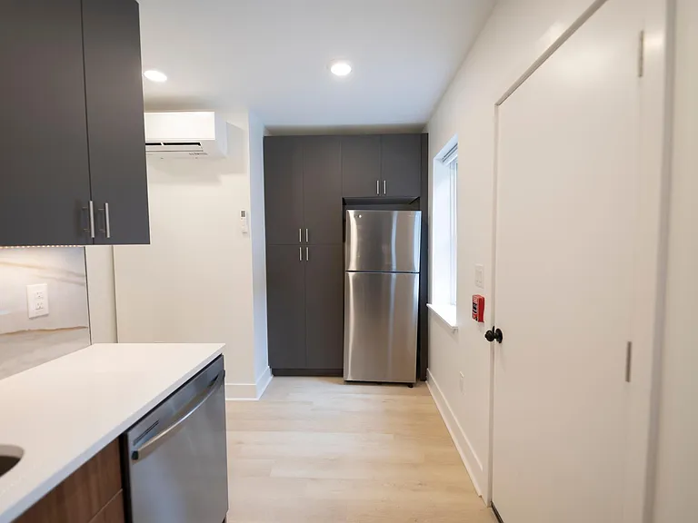 4902 Chestnut St #104 — Photo 15