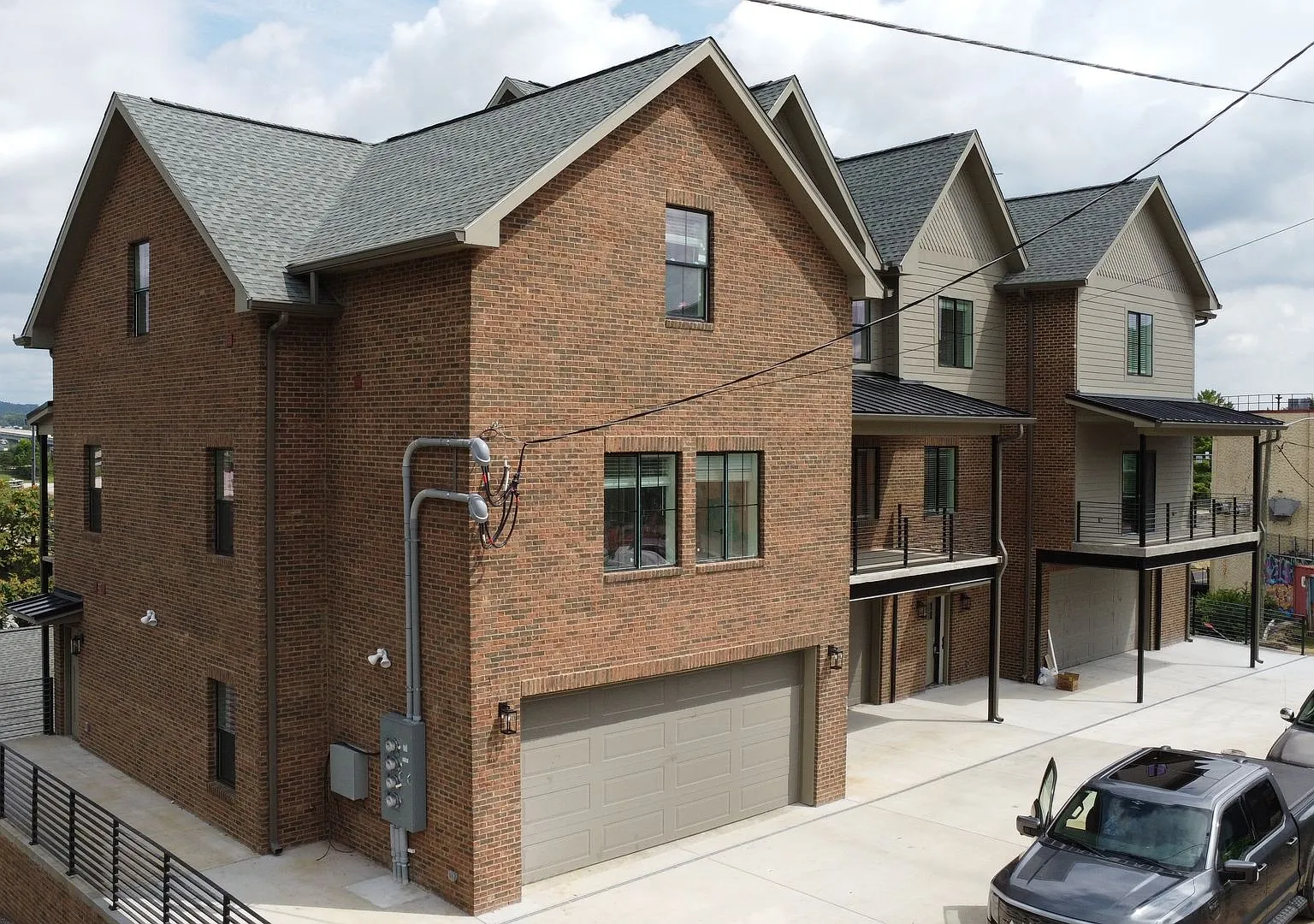 Waitlist for Aug2027Jul2028 Now Open! |4BR 3BA w/Private Bathrooms | Off Campus Housing UTK — Photo 1