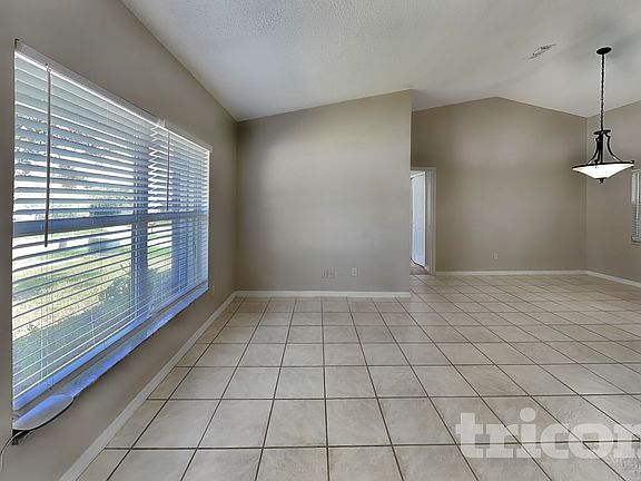 3rd image of 2810 Manor Hill Dr