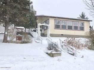 6087 W Barnhart Rd, Ludington, MI 49431