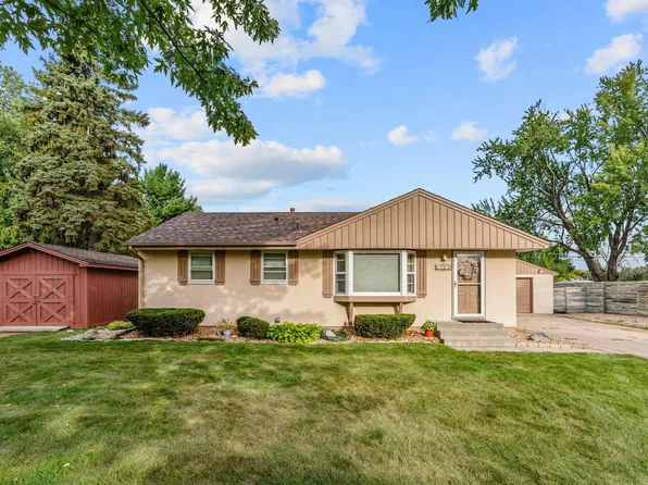 6521 3rd Street Ct N, Oakdale, MN 55128