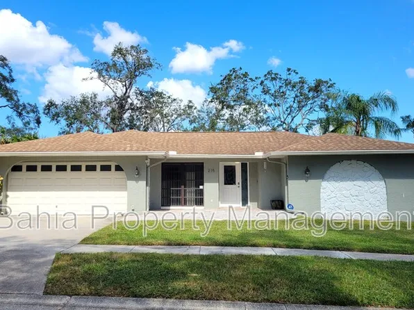215 Meadowcross Dr, Safety Harbor, FL 34695