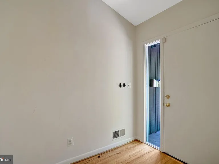 203 W Glendale Ave — Photo 4