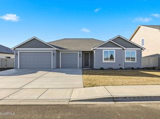 5050 Woolsey Rd, Yakima, WA 98903