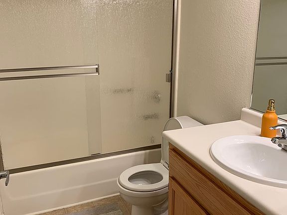 5th image of 1027 Southwood Dr APT D