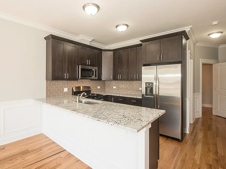 2346 W Grand Ave #1S — Photo 2