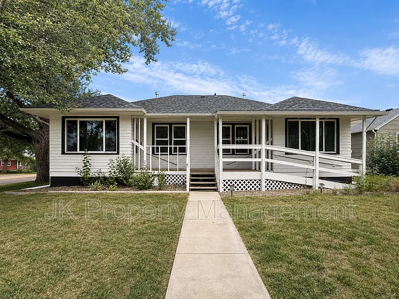 1703 2nd Ave S