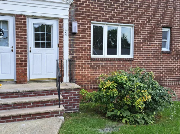 174 Arlo Rd #A, Staten Island, NY 10301