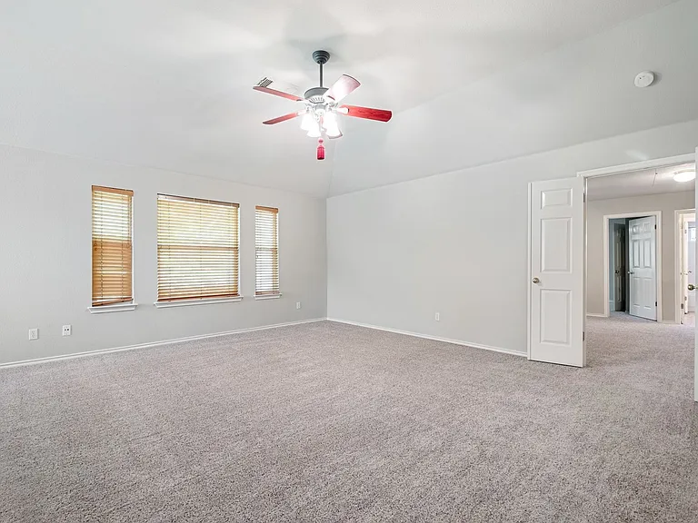 4229 Kingsburg Dr — Photo 22
