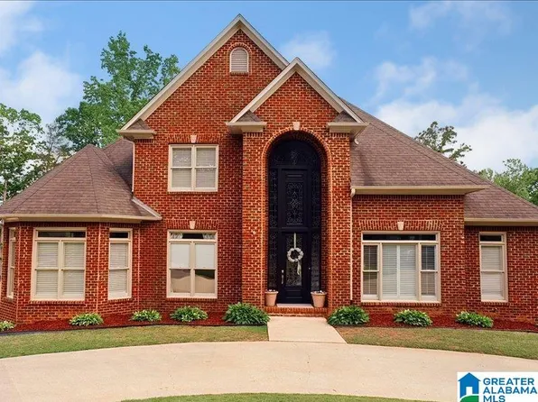 302 Palace Dr, Trussville, AL 35173