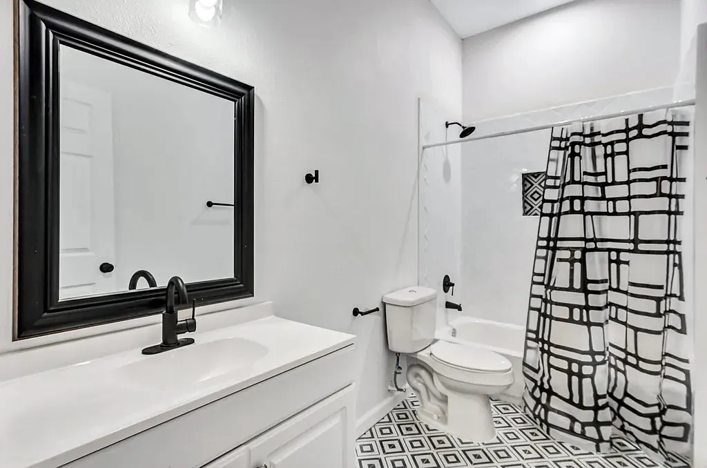 1 bed, 565 sqft, $1,299 — Photo 2
