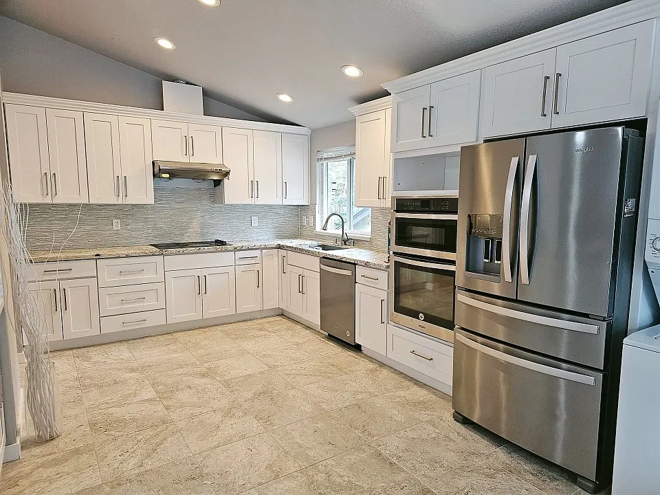 3 bed, 1150 sqft, $3,000 — Photo 3