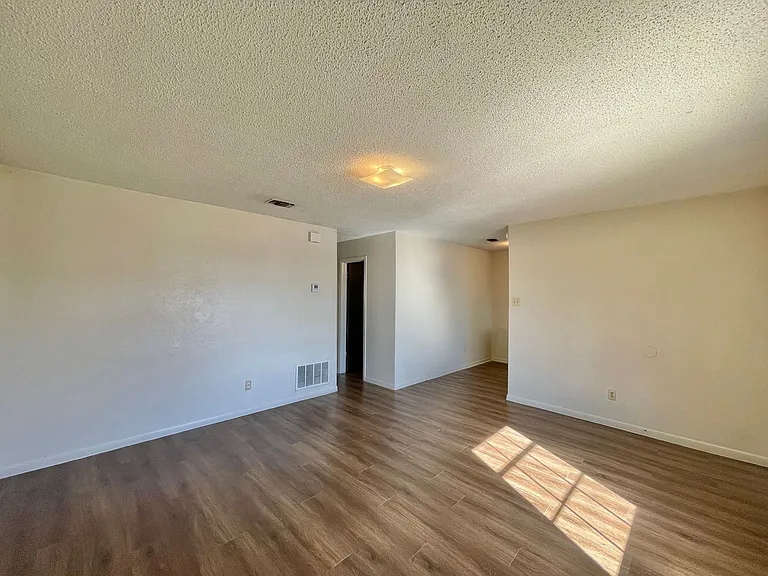 624 Sunset Ln — Photo 18