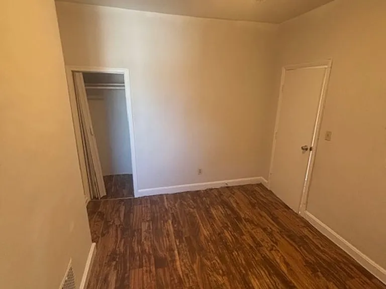 2518 W Fairmount Ave — Photo 22