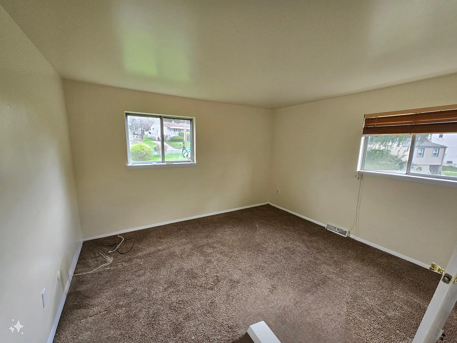 2218 Hamilton Avenue — Photo 4