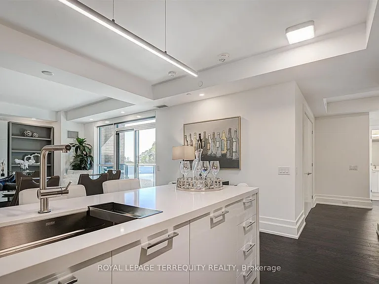 3 Southvale Dr #401 — Photo 12