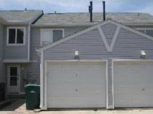 353 Meadow Green Ln, Round Lake Beach, IL 60073