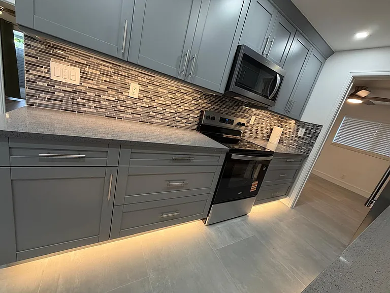 1133 NE 16th Ave #10 — Photo 5