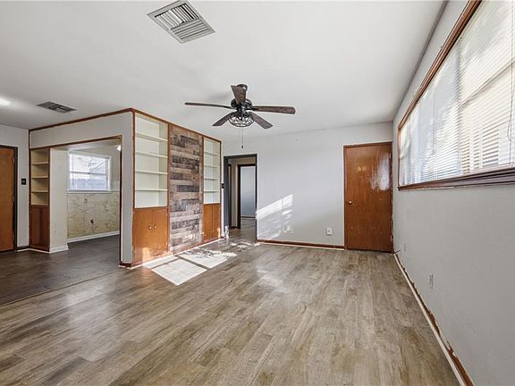 3rd image of 901 Newman Ave