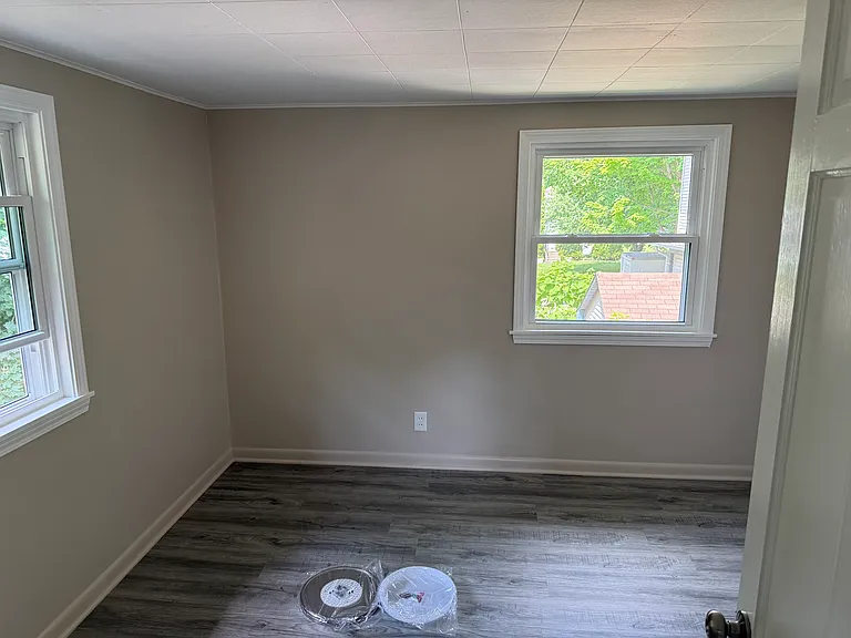 243 Rockwell St — Photo 16