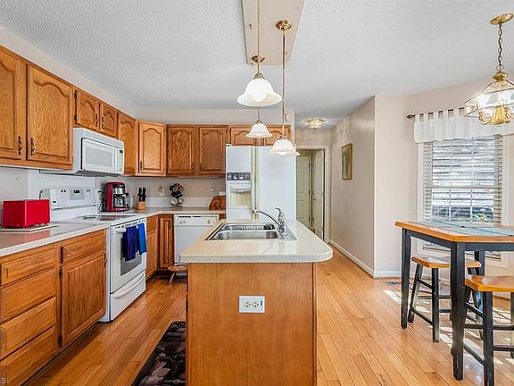 14th image of this home