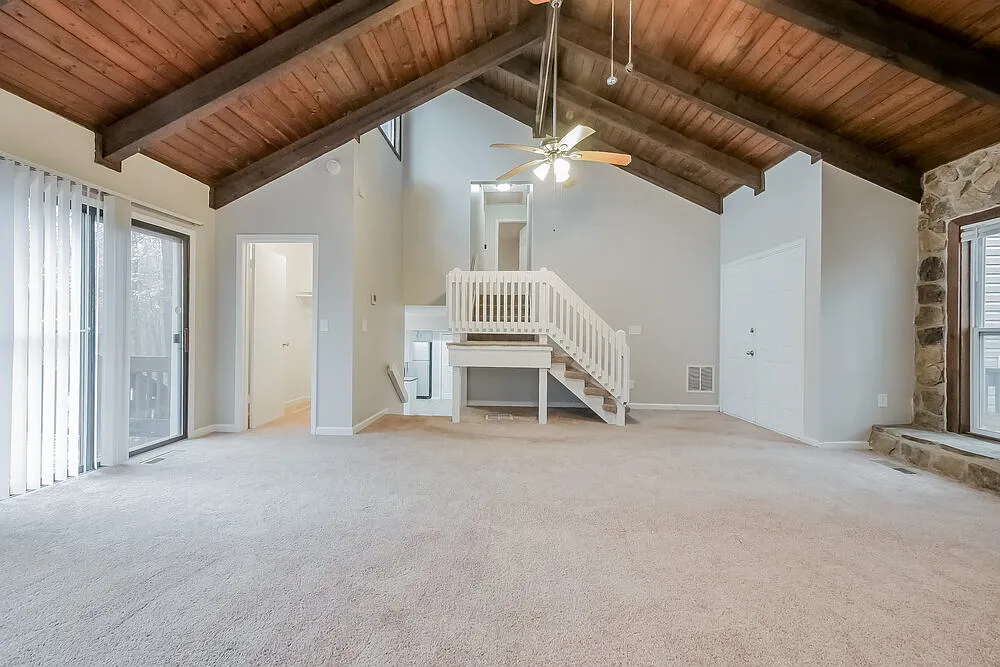 3 bed, 2.5 bath, 1878 sqft, $2,360 — Photo 3
