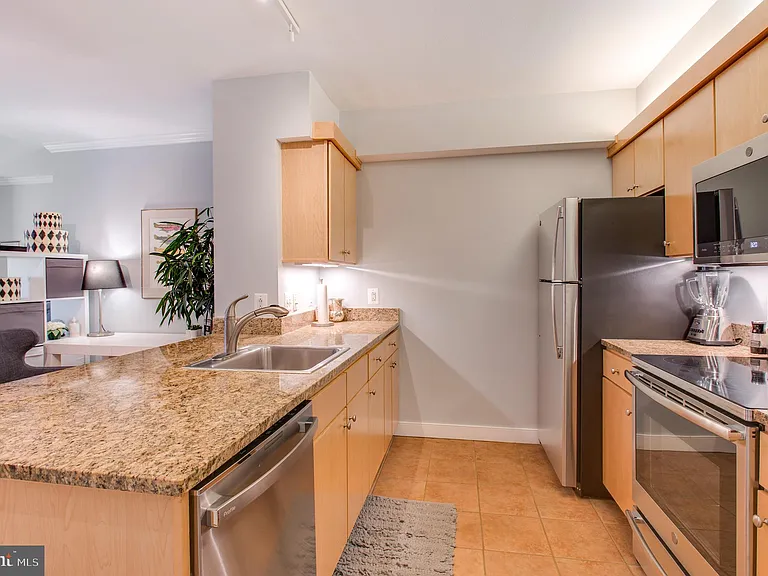 631 D St NW #638 — Photo 14