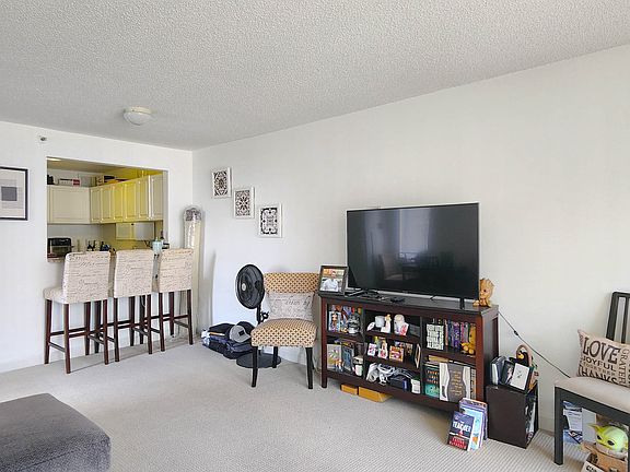 3rd image of 3660 N Lakeshore Dr #807