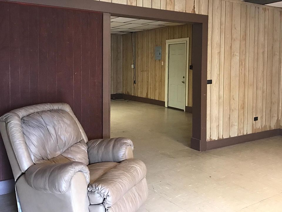 2nd image of 11429 Highway 182