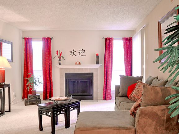 Horizons at Sunridge Living Room