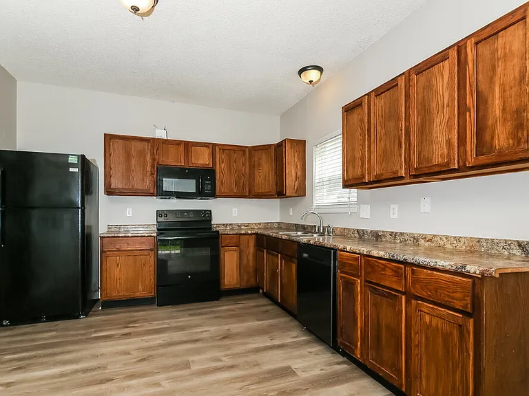 5810 Long Lake Ln — Photo 10